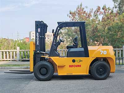 Est-il temps de remplacer votre chariot diesel par un chariot élévateur électrique à contrepoids de 7 tonnes ?