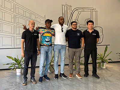 C'est un plaisir d'accueillir nos précieux partenaires africains en visite au siège de HIFOUNE !